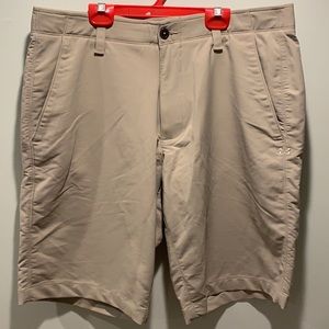 Men’s UnderArmour golf shorts